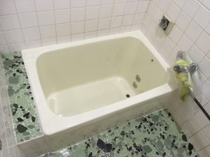ハウスクリア岡山 ステンレス浴槽塗り替え