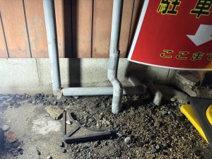 修理完了後の配管。まっすぐきれいに接続され、元通りになった状態。